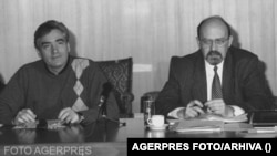 Petre Roman și Markó Béla în 1996, la negocierile guvernului Ciorbea pentru funcțiile politice din teritoriu. Markó Béla a fost președinte al UDMR din 1993 până în 2011. Kelemen Hunor, a fost ales președinte al Uniunii în 2011 și reales în 2015.