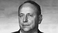 1. Идея Шварца.
О пьесе Евгения Шварца "Дракон" и истории замысла.
2. Испанский переход. Культура страны после Франко.