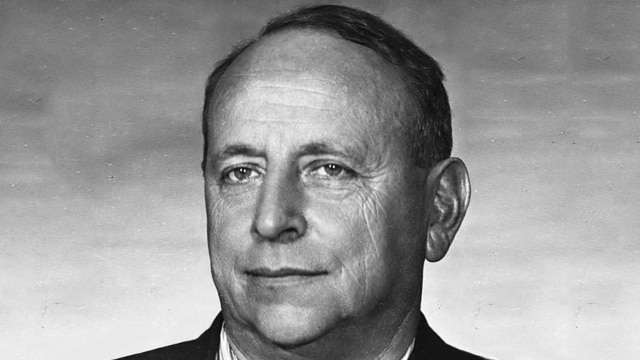 1. Идея Шварца. 
О пьесе Евгения Шварца "Дракон" и истории замысла. 

2. Испанский переход. Культура страны после Франко.