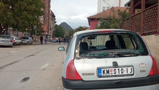 Përleshja mes protestuesve dhe Policisë në Mitrovicë të Veriut Përleshja mes protestuesve dhe Policisë në Mitrovicë të Veriut