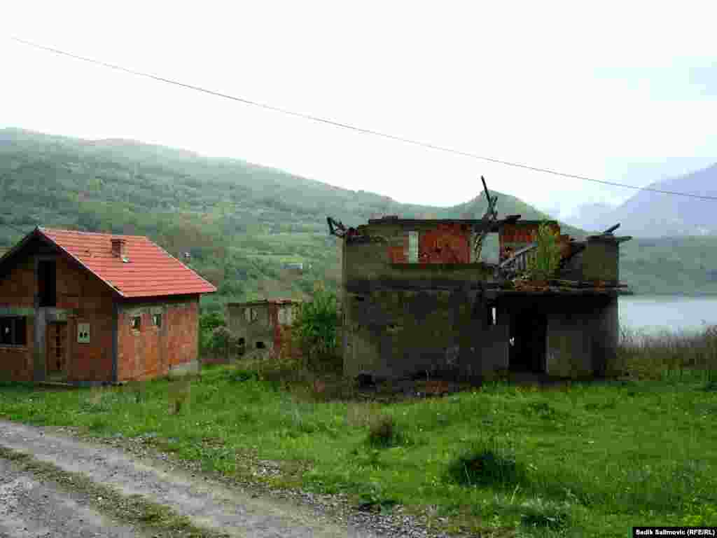 Oko 4.000 kuća u Opštini Srebrenica još uvijek nije obnovljeno.