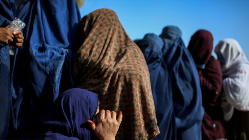 له ښځو د طالبانو بيا ځلې غوښتنه: حجابونه مراعت کړئ