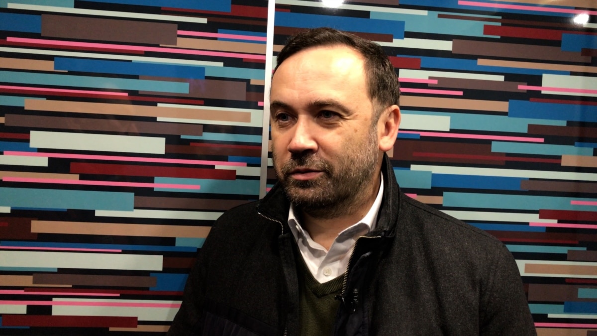 Russian Journalists Linked To Fugitive Ex-Lawmaker Ponomaryov Flee Russia - Vimarsana News