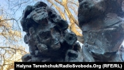 Скульптура Ксавера Моцарта, сина видатного композитора, у Львові викликала неоднозначні думки