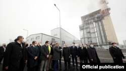 Armenia - Prime Minister Nikol Pashinian and other officials attend the inauguration of a newly built power plant in Yrevan, November 29, 2021.