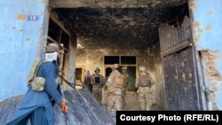 Talibanski vojnici nakon napada na sklonište ISIS-K u Džalalabadu, provincija Nangarhar u Avganistanu (foto-arhiva: 30. novembar 2021.)