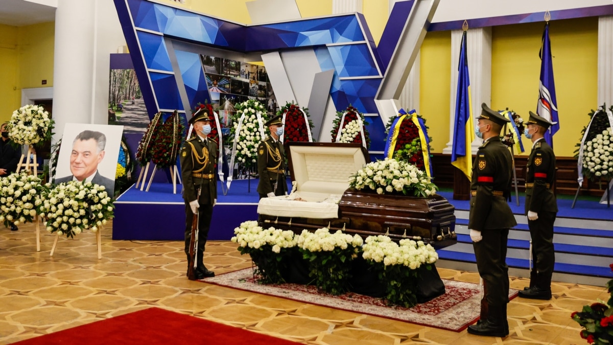Кличко про Омельченка: він був старшим товаришем і багато в чому ...