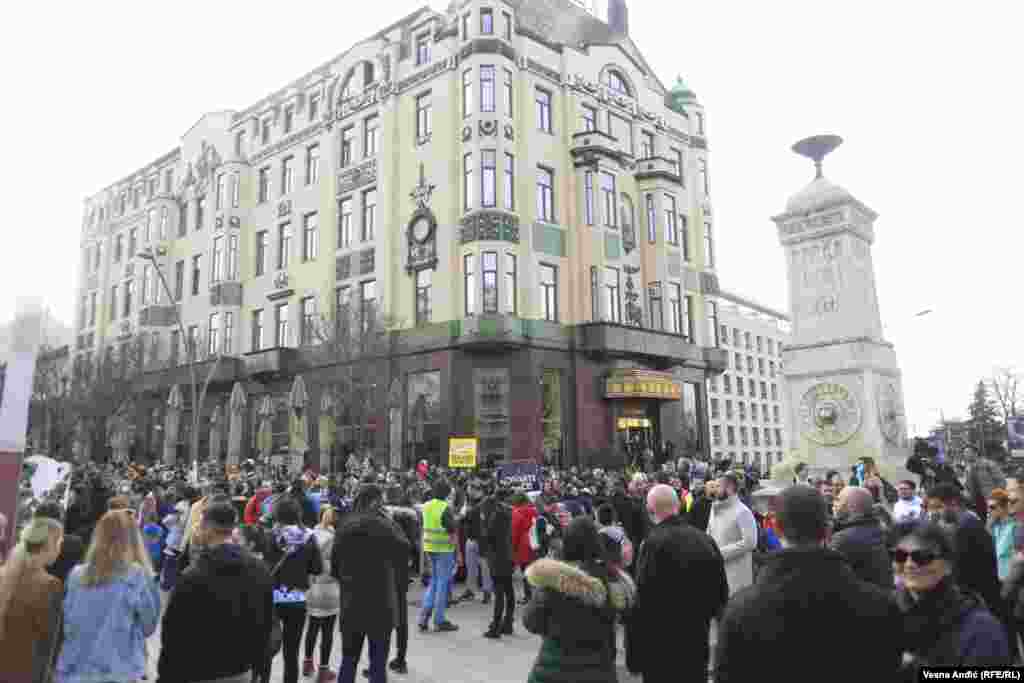 Najveći zagađivač je termoelektrana Kostolac B u istočnoj Srbiji, a na drugom mestu je Nikola Tesla B1 i B2, nadomak Beograda.&nbsp;I Kostolac i Nikola Tesla su u vlasništvu državne Elektroprivrede Srbije (EPS).