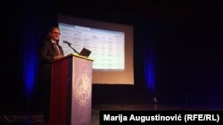 Pravni ekspert Goran Šimić prilikom predstavljanju baze podataka o ratnim zločinima u BiH, 26. novembar 2021.