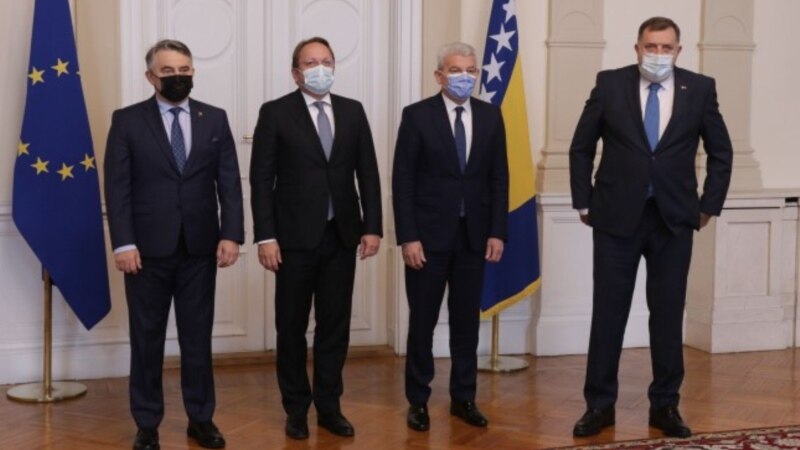 Delegacija EU u BiH: Varhelyi upozorio Dodika na 'urušavanje državnih institucija'