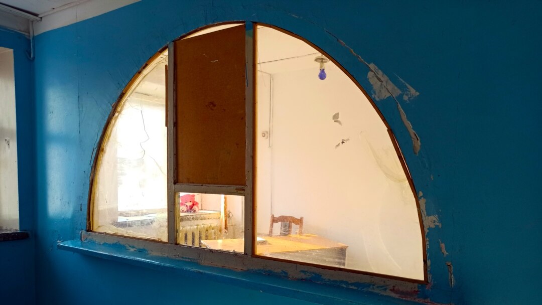 Қара лесбиянкалар бір-бірін белдіктермен және тілдермен қанағаттандырады