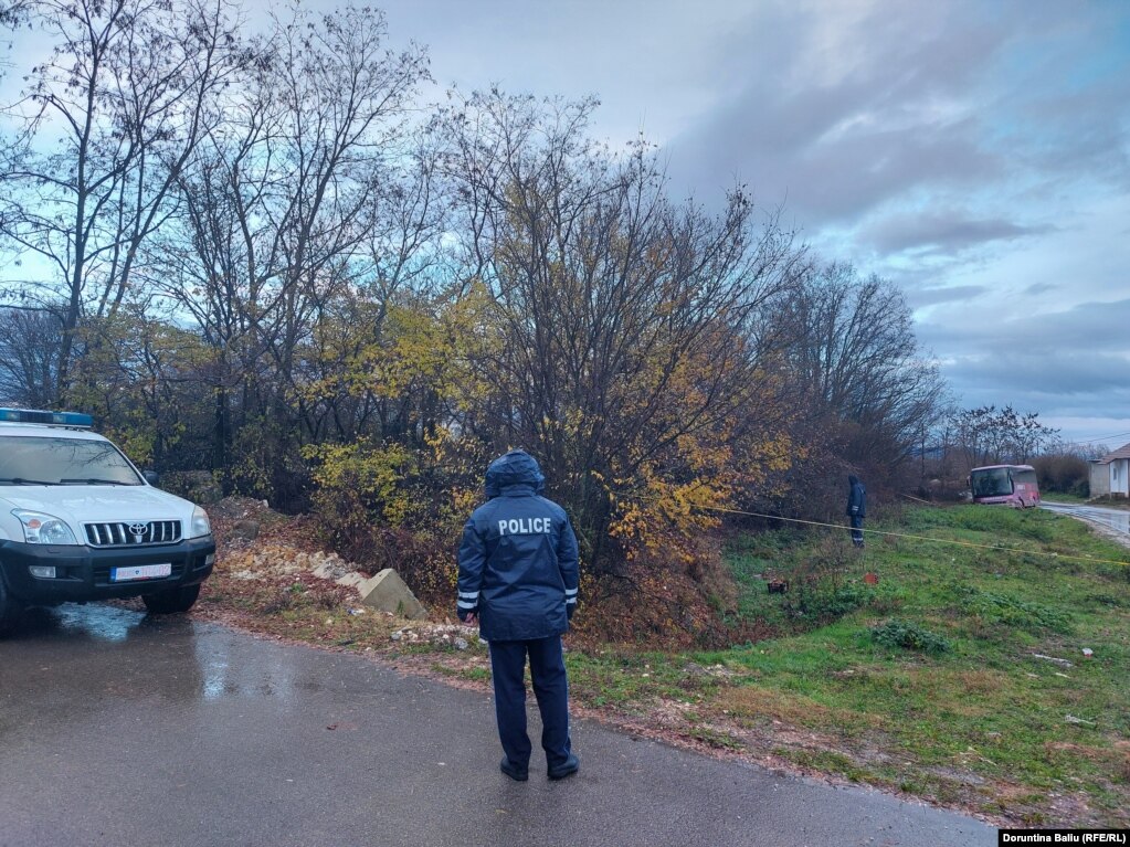 Drejtori i Policisë së Kosovës, Sabedin Mehmeti tha se janë duke e pastruar terrenin ku ndodhi ngjarja, për të parë nëse mund të sigurohen prova të reja. 