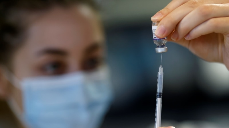 Pfizer i BioNTech: Treća doza vakcine dovoljna zaštita od omikron soja