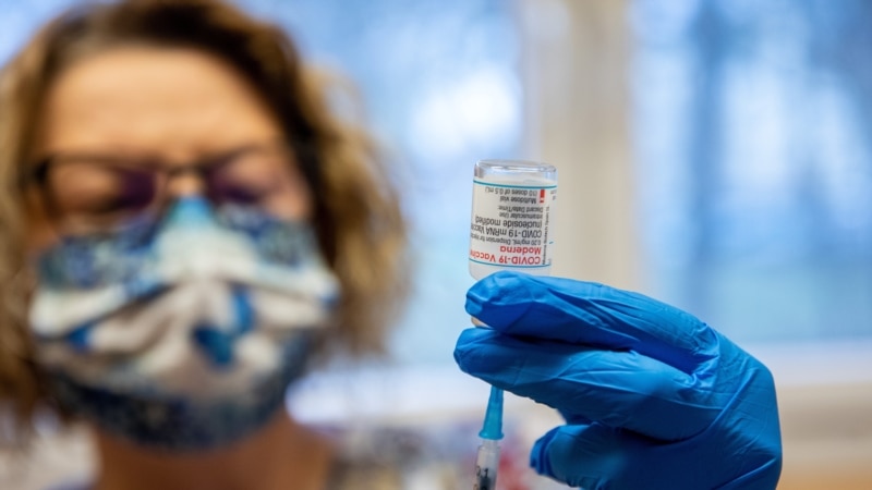 Компанијата „Модерна“ ги тужи „Фајзер“ и „Бионтек“ за кршење на патент во развојот на првата вакцина против ковид