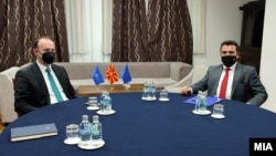 Претседателот на Алтернатива Африм Гаши и премиерот Зоран Заев