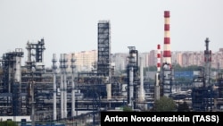 Një pamje e një rafinerie nafte në Moskë - Fotografi ilustruese. 