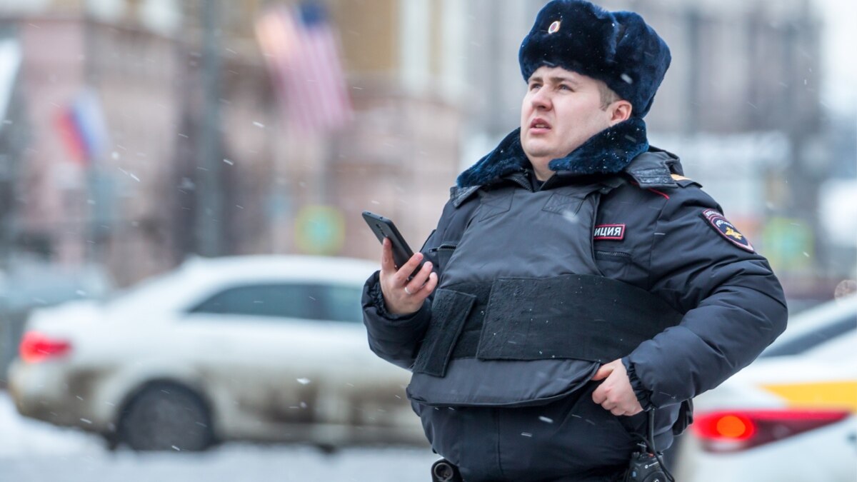 Включи следующую полицию