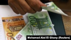 Novčanice eura u mjenjačnici u Egiptu, mart 2019. 