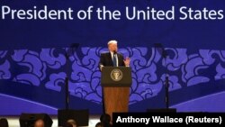 Președintele Donald Trump, vorbind la summitul APEC de la Danang