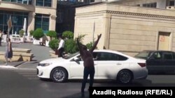 S.İsmayılovun yarıçılpaq aksiyası