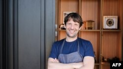 Rene Redzepi, a világhírű koppenhágai Noma étterem társtulajdonosa a korábbi, hat hónapig tartó bezárást követő újranyitáskor, 2021. május 31-én