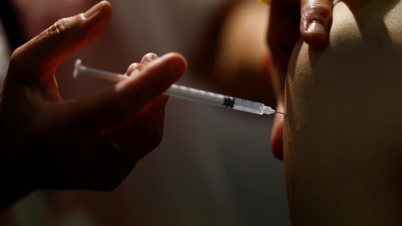 „Бев анти-ваксер“: во Србија се вакцинираат и поради недоверба во здравството 