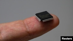 Semiconductorul este un microcip esențial pentru aparatele electronice, fără de care multe dintre acestea nu ar putea funcționa.