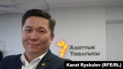 Кайрат Итибоев, иқтисоддони қирғизистонӣ