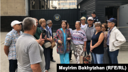 Aktiwistler  3-nji sentýabrda Mirbolat Myrzataýuliniň boşadylmagyny talap etmek üçin ýygnandylar.