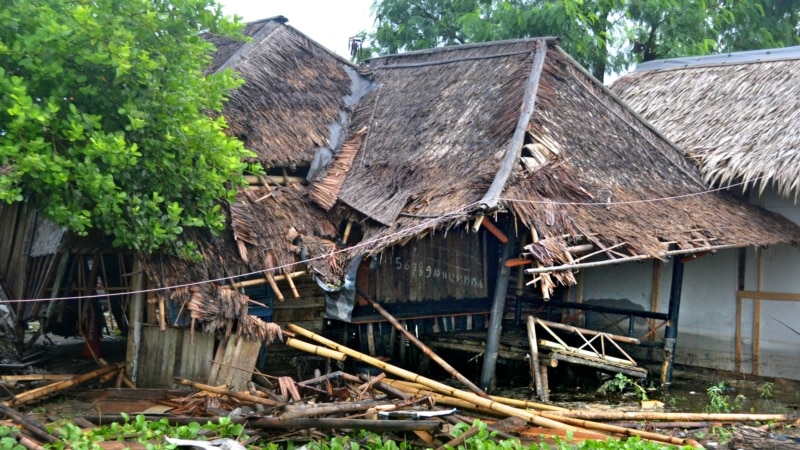 Indonezija: Stotine mrtvih i povređenih u cunamiju