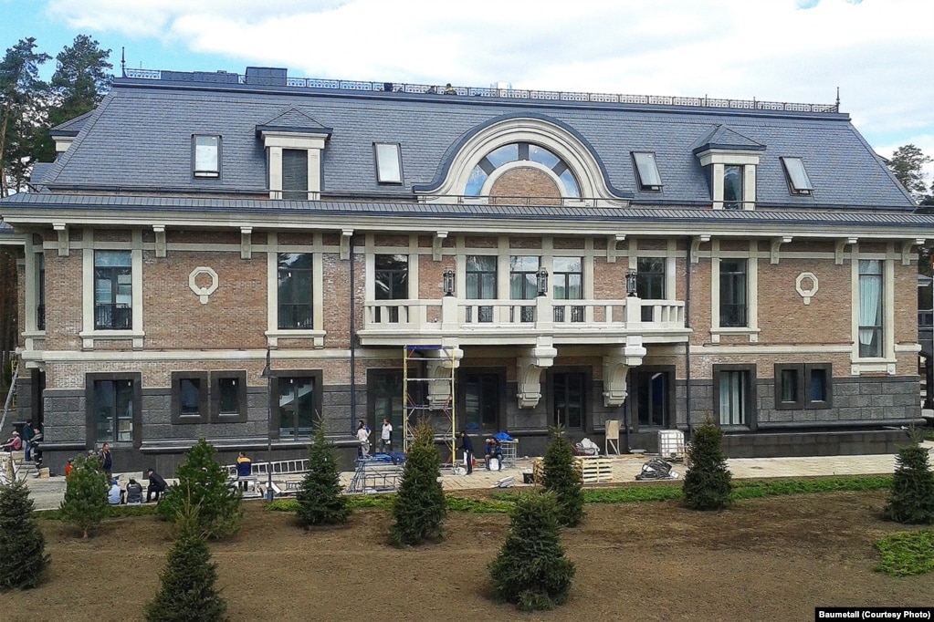 Ndërtimi i një ndërtese të re ekzekutive në rezidencën presidenciale në Novo-Ogaryovo