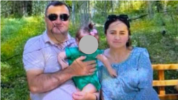 Алишер Мирзонабот бо ҳамсараш. Акс аз шабакаҳои иҷтимоӣ