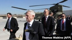 Sekretari amerikan i Mbrojtjes, James Mattis arrin në Bagdad 