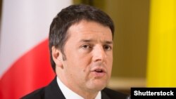 İtaliyanın baş naziri Matteo Renzi 