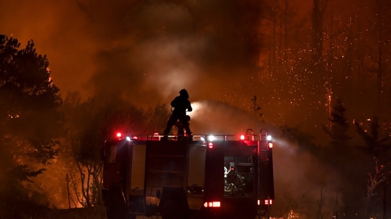 Požari u Grčkoj: Evakuacija stanovnika  ostrva Evija