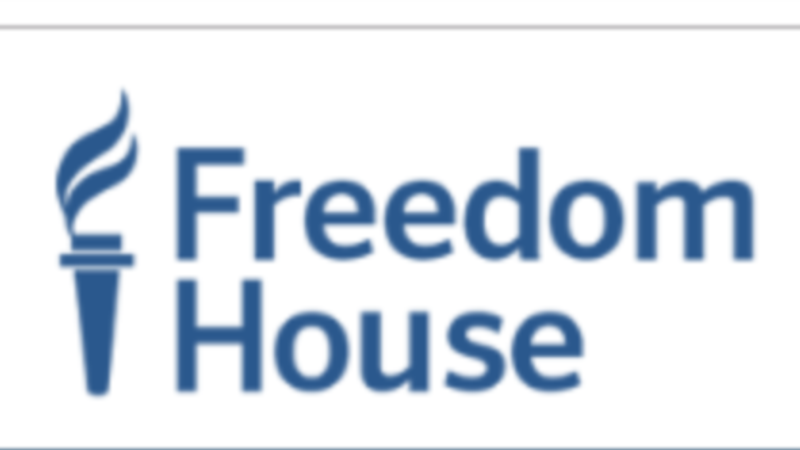 Freedom House: Dünýäde demokratiýa “barha pese gaçýar”; Türkmenistan "erbetleriň erbedi"