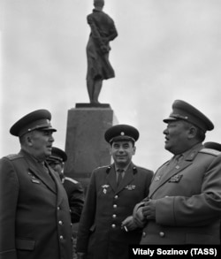 Визит военной делегации Монголии в СССР, 1969 год. Слева генерал армии Иван Федюнинский
