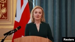 Britanska ministrica vanjskih poslova Liz Truss domaćin je sastanka u Liverpoolu svojim kolegama iz G7. 