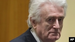 Karadzic se plânge de condițiile din închisoarea de pe Insula Wight.