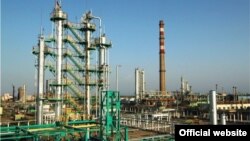 Uzbekistan - Ferghana oil refinery