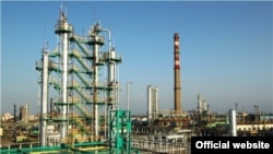 An oil refinery in Ferghana