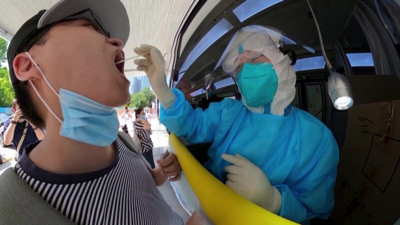 В Китае рекордное число больных COVID-19 с марта: 7 млн жителей Даляня протестируют на вирус