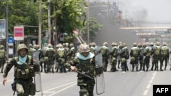 Sukob vojske i demonstranata u centru Bangkoka, 14. maj 2010.