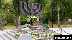 Пам'ятник євреям, які загинули під час Голокосту в Бабиному Яру