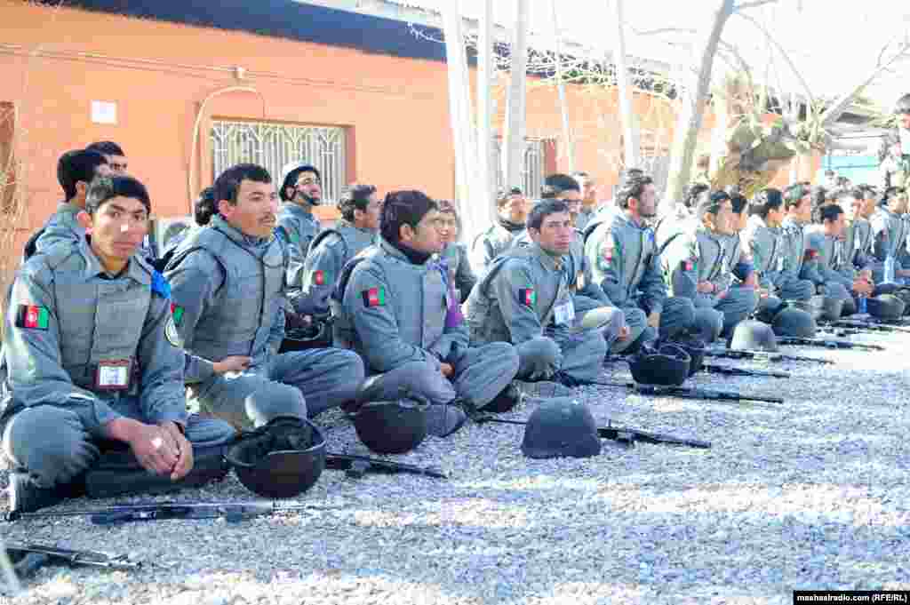 Афганские полицейские на тренинге. Кандагар. 2012.