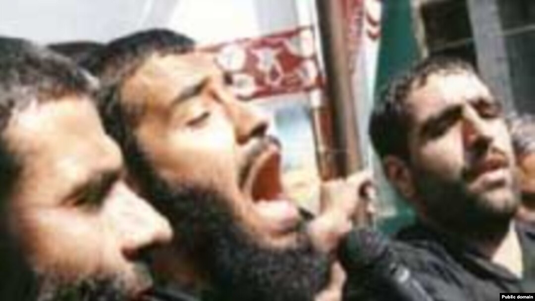 عبدالرضا هلالی از مشهورترین مداحان ایران که چندی پیش زندگی خصوصی وی جنجال آفرین شد.