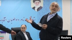 مسعود پزشکیان و وحید حقانی، از ثبت‌نام‌کنندگان در انتخابات ریاست‌جمهوری