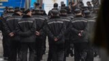 Осужденные на территории исправительной колонии, иллюстративное фото