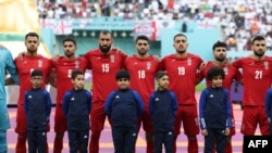 Перед матчем иранские футболисты отказались петь гимн Ирана