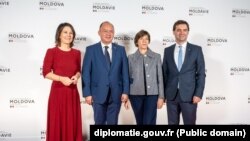 Ministrul de externe al Germaniei, Annalena Baerbock (stânga), alături de Bogdan Aurescu, ministrul pentru Europa și afaceri externe al Franței, Catherine Colonna și ministrul Afacerilor Externe din Moldova, Nicu Popescu (dreapta).